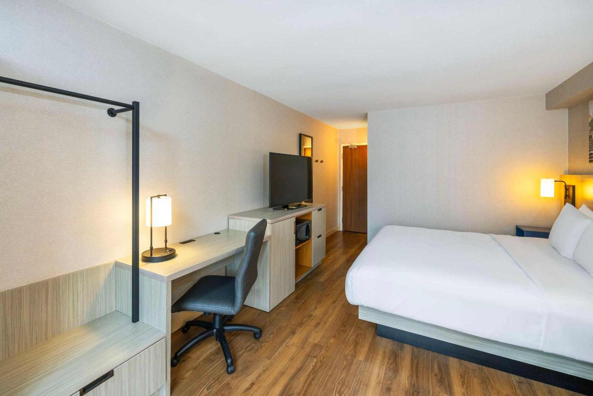 Comfort Inn Amherst Bagian luar foto