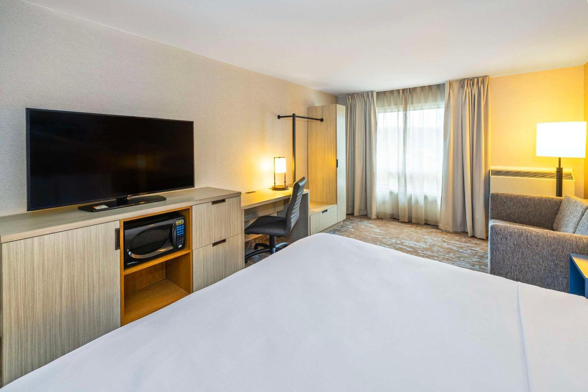 Comfort Inn Amherst Bagian luar foto