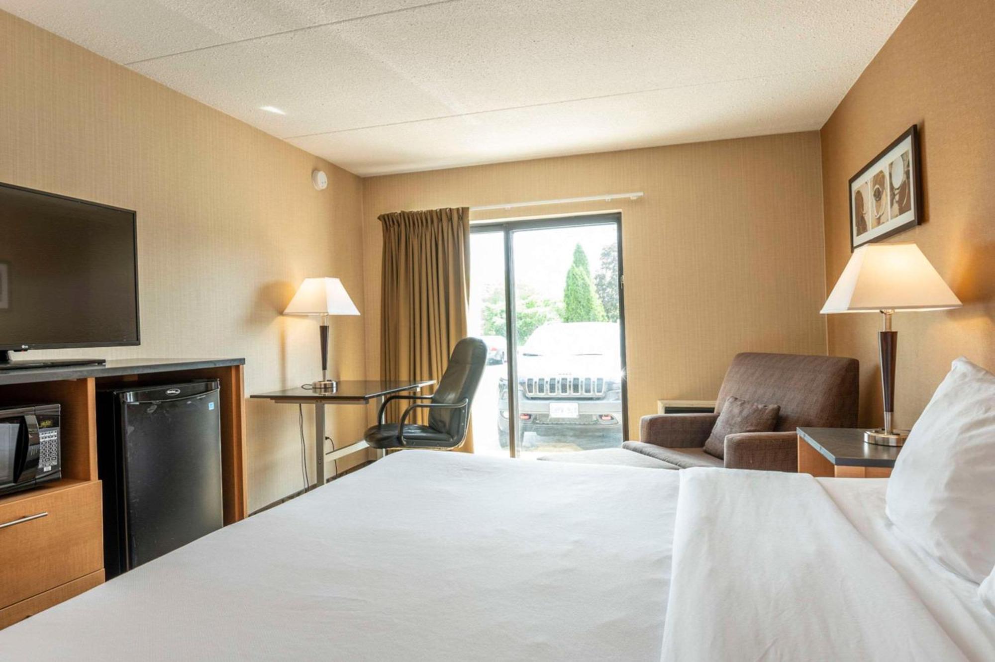 Comfort Inn Amherst Bagian luar foto