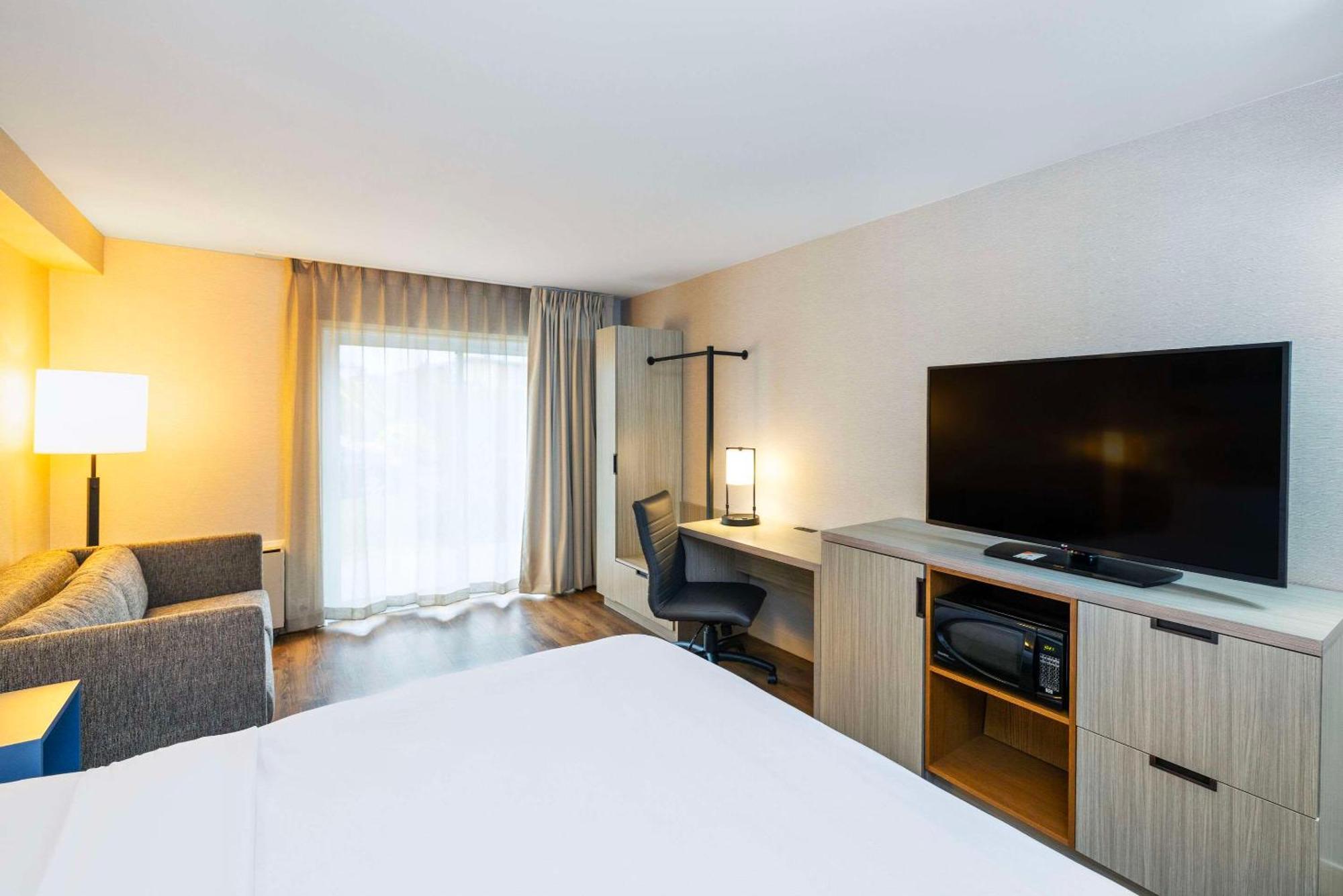 Comfort Inn Amherst Bagian luar foto